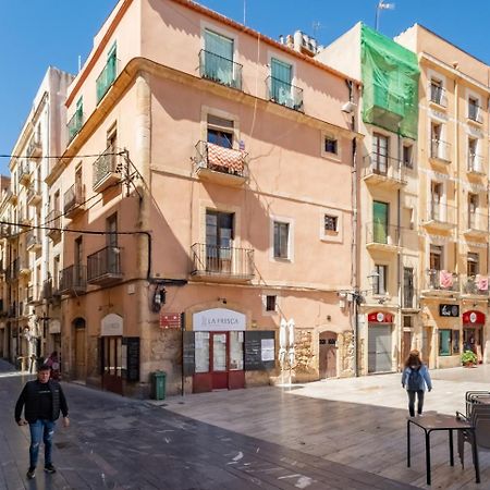 Apartamento En El Corazon De Tarragona. Planta Baja Con Patio. Exteriör bild