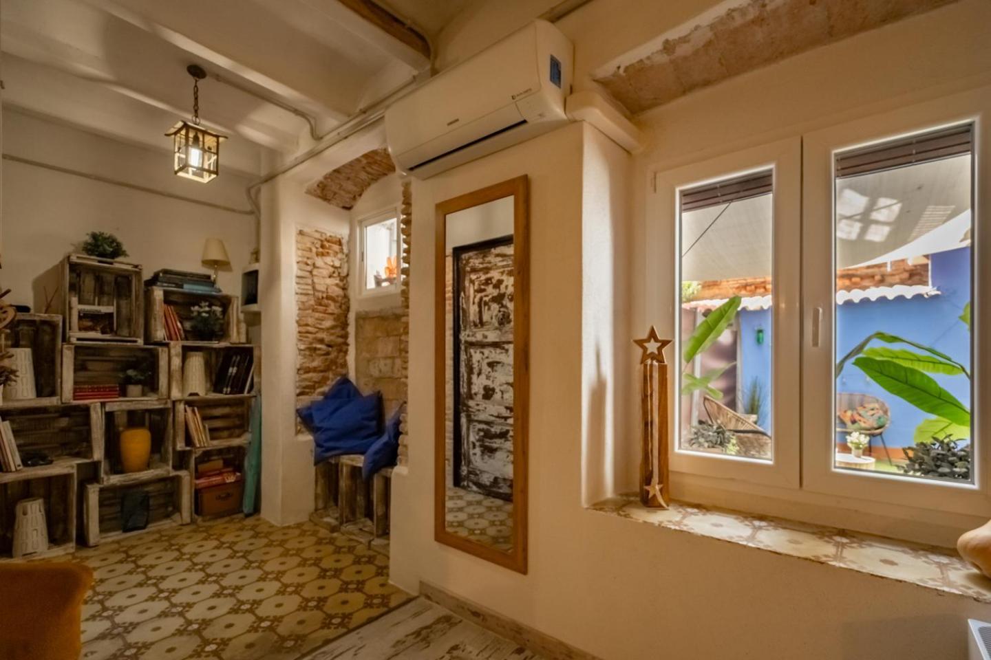 Apartamento En El Corazon De Tarragona. Planta Baja Con Patio. Exteriör bild