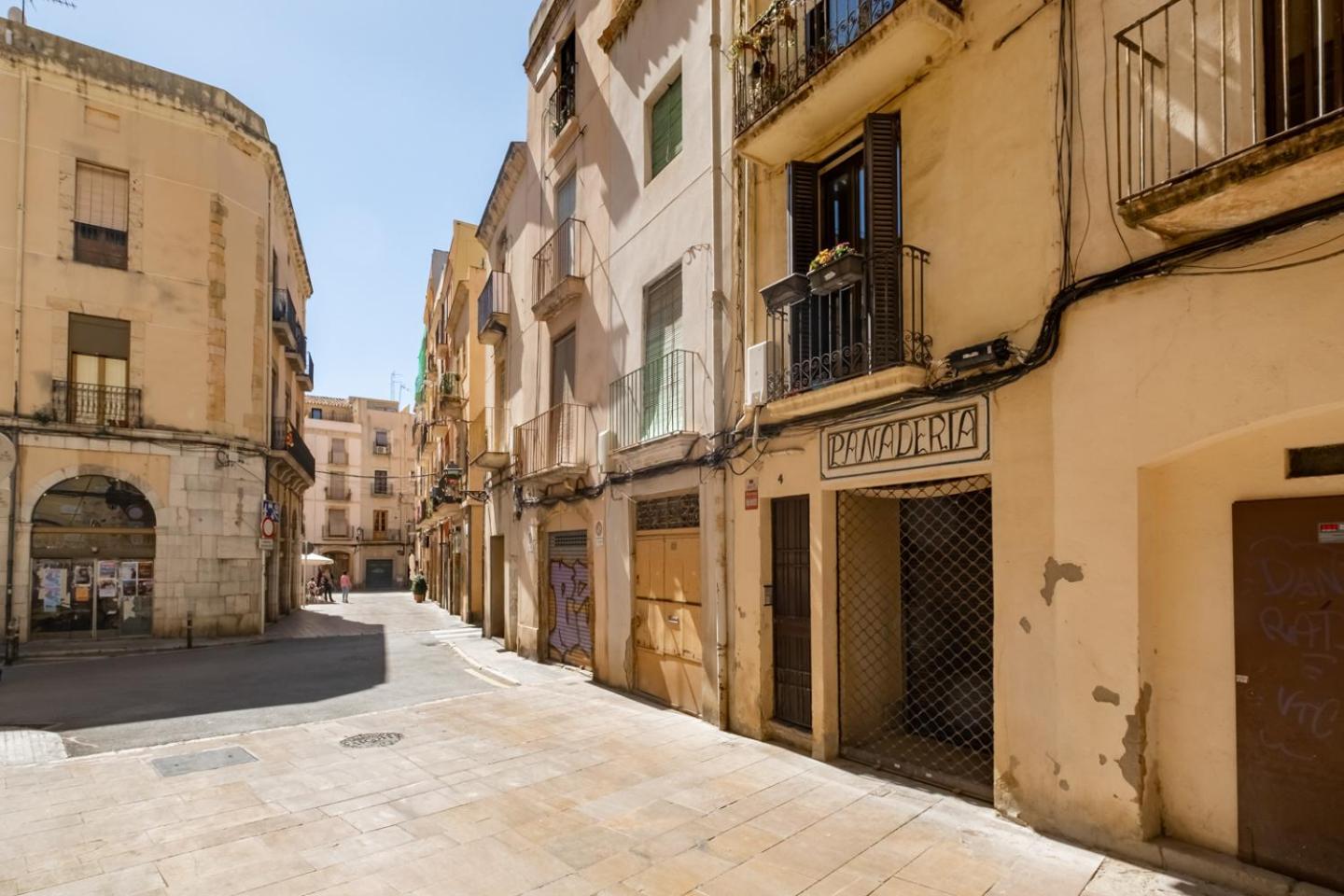 Apartamento En El Corazon De Tarragona. Planta Baja Con Patio. Exteriör bild