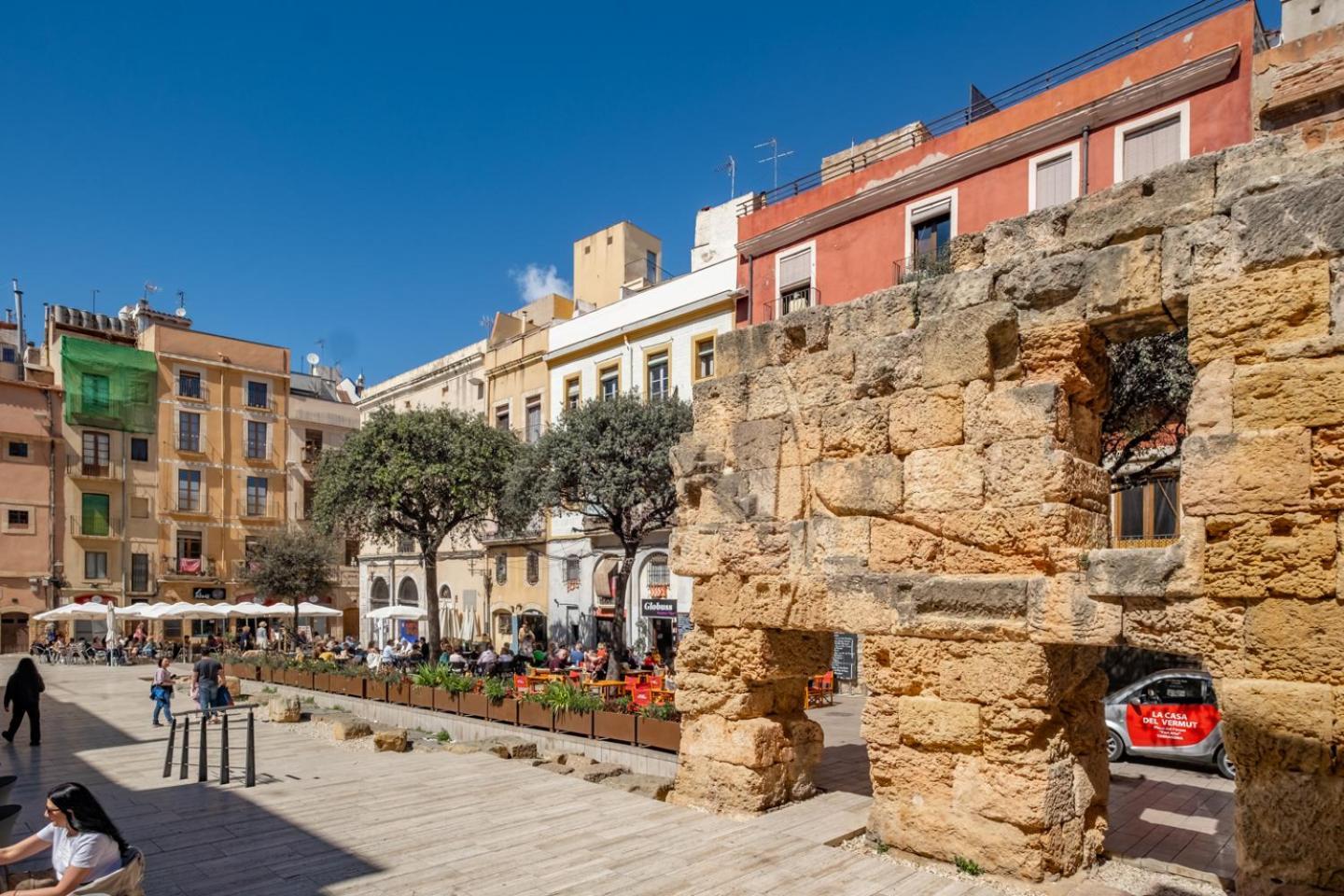 Apartamento En El Corazon De Tarragona. Planta Baja Con Patio. Exteriör bild