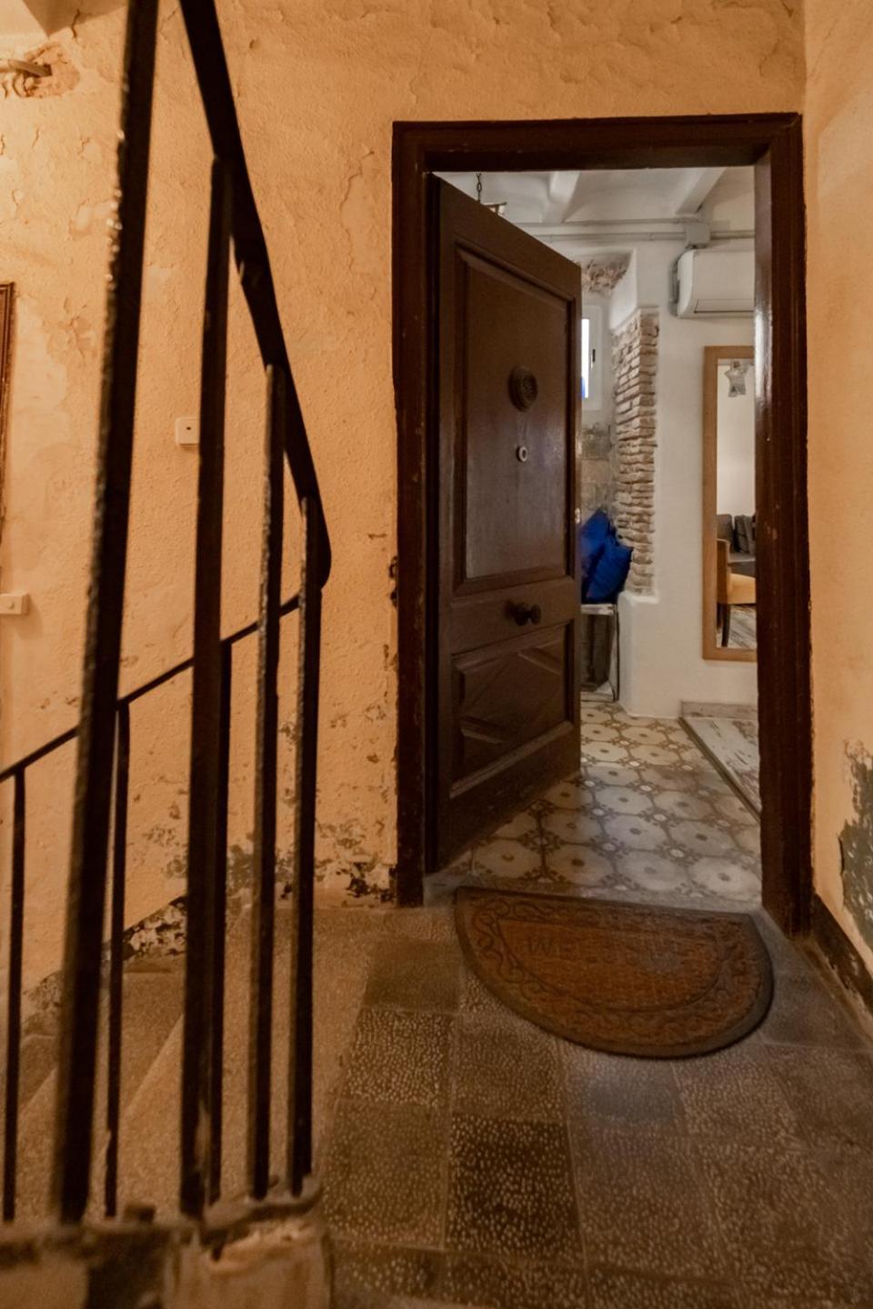 Apartamento En El Corazon De Tarragona. Planta Baja Con Patio. Exteriör bild